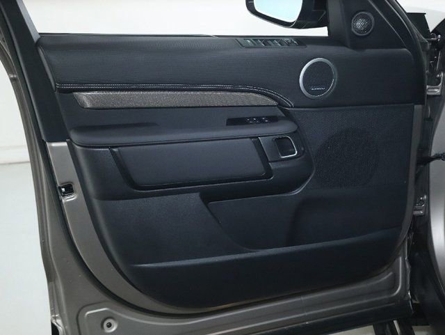 Certified 2023 Land Rover Discovery Metropolitan Edition AWD/4WD image 30