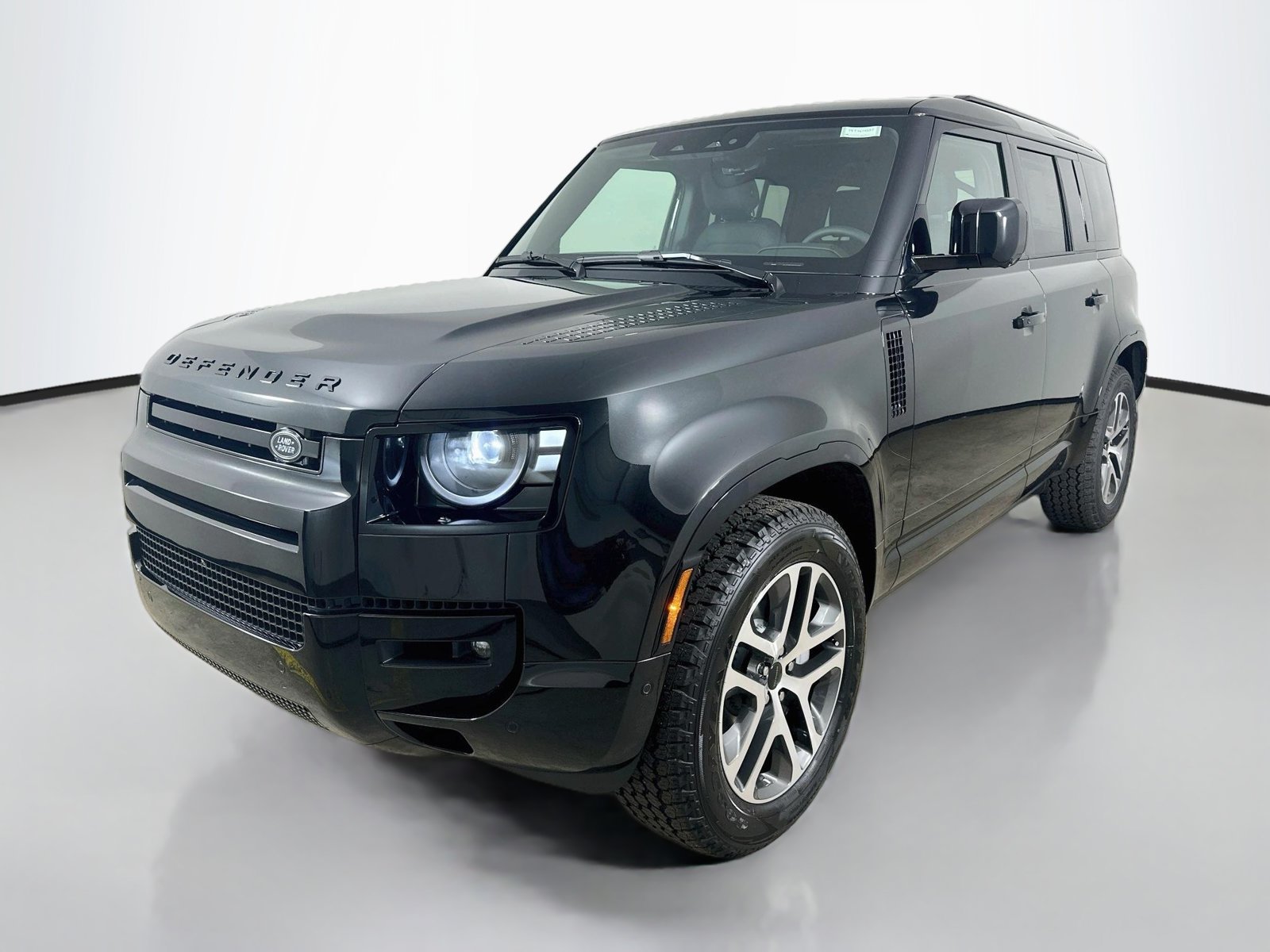 New 2026 Land Rover Defender 110 X-Dynamic SE AWD/4WD image 1