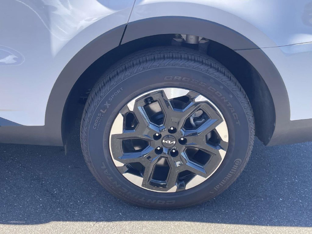 Used 2025 Kia Sorento S w/ Panoramic Sunroof Package FWD image 9