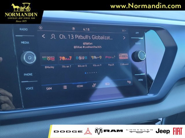 Used 2022 Volkswagen Taos SE w/ Panoramic Sunroof Package FWD image 9