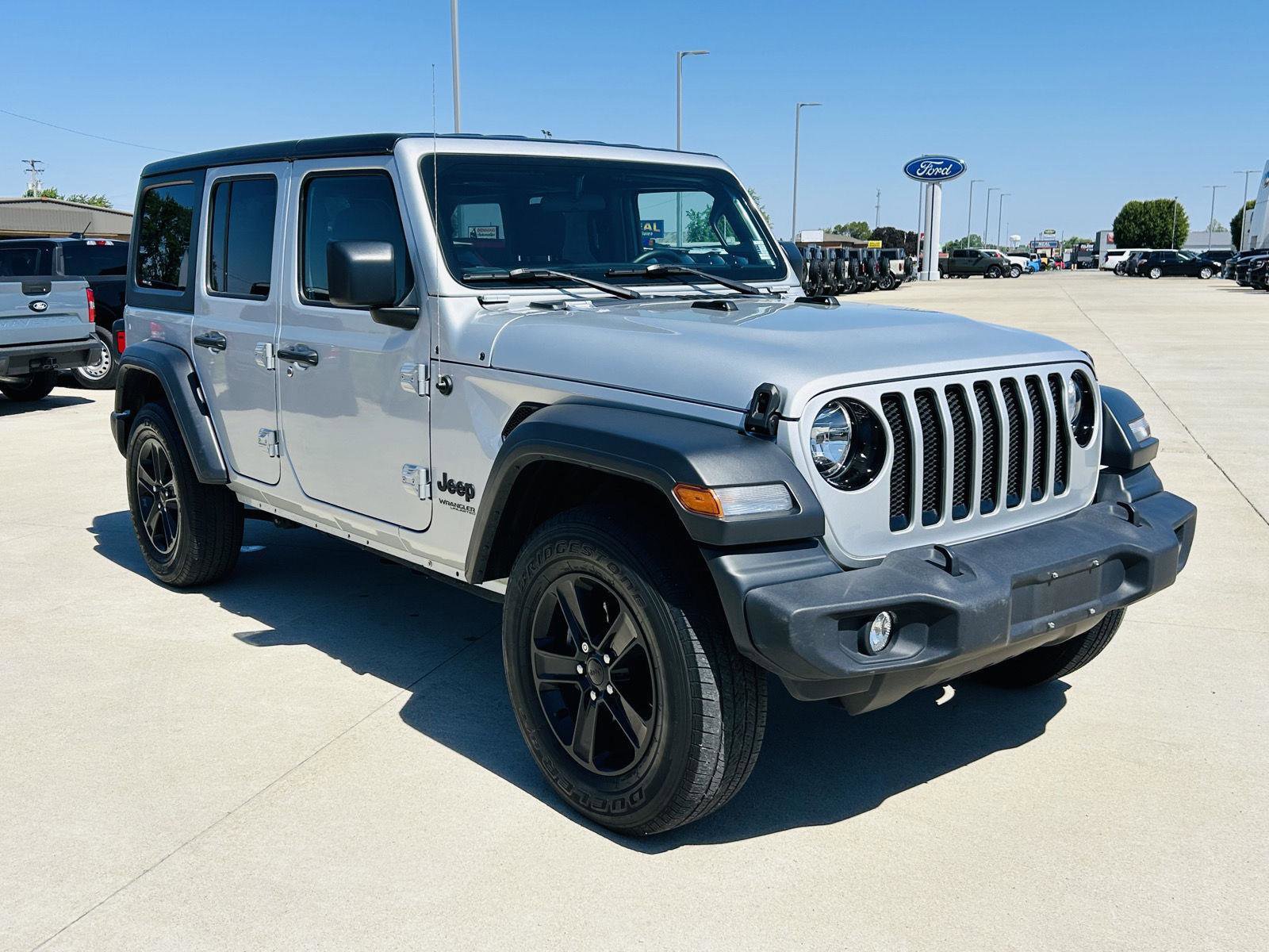 Used 2022 Jeep Wrangler Unlimited Sport AWD/4WD image 2