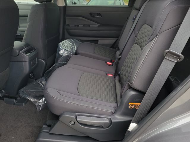 New 2026 Nissan Pathfinder SV w/ SV Premium Package AWD/4WD image 10