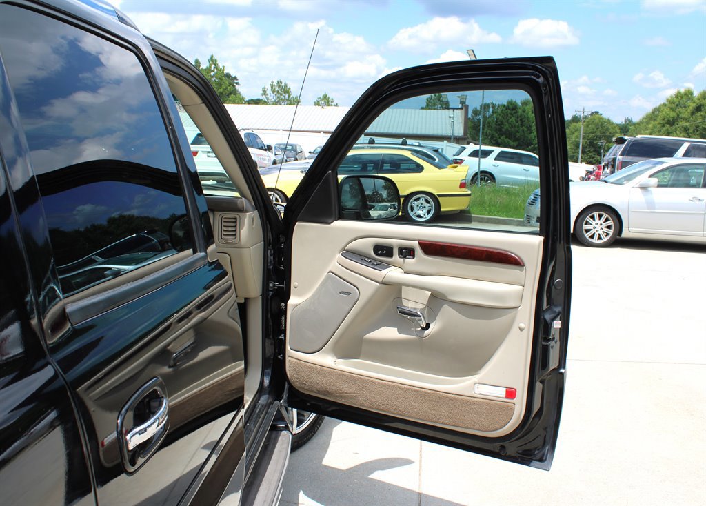 Used 2006 Cadillac Escalade EXT image 42