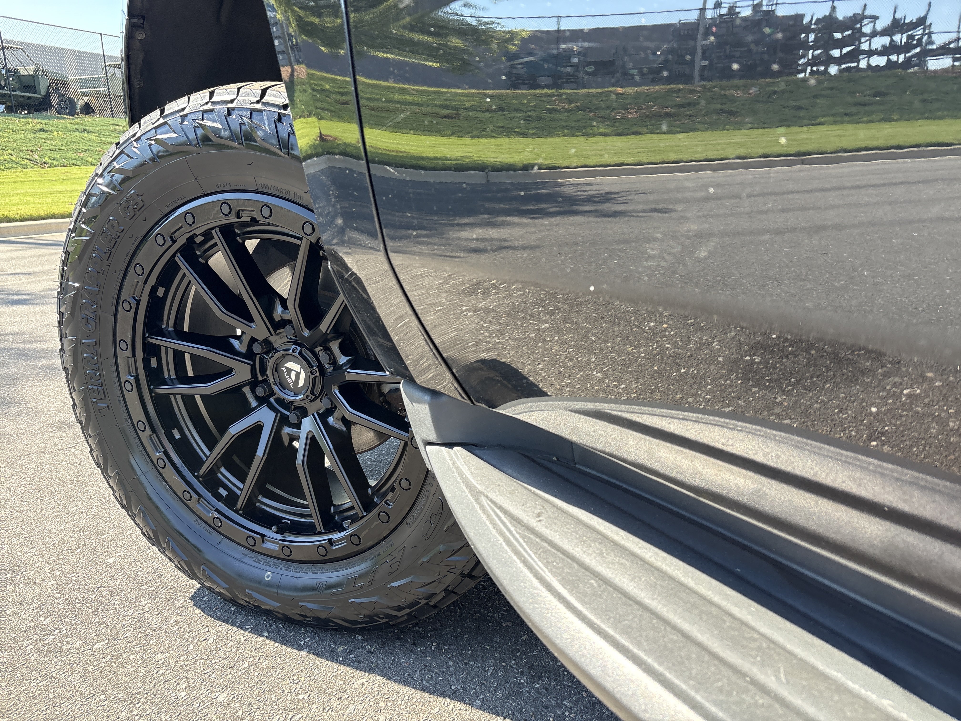 Used 2018 Chevrolet Tahoe LT AWD/4WD image 12