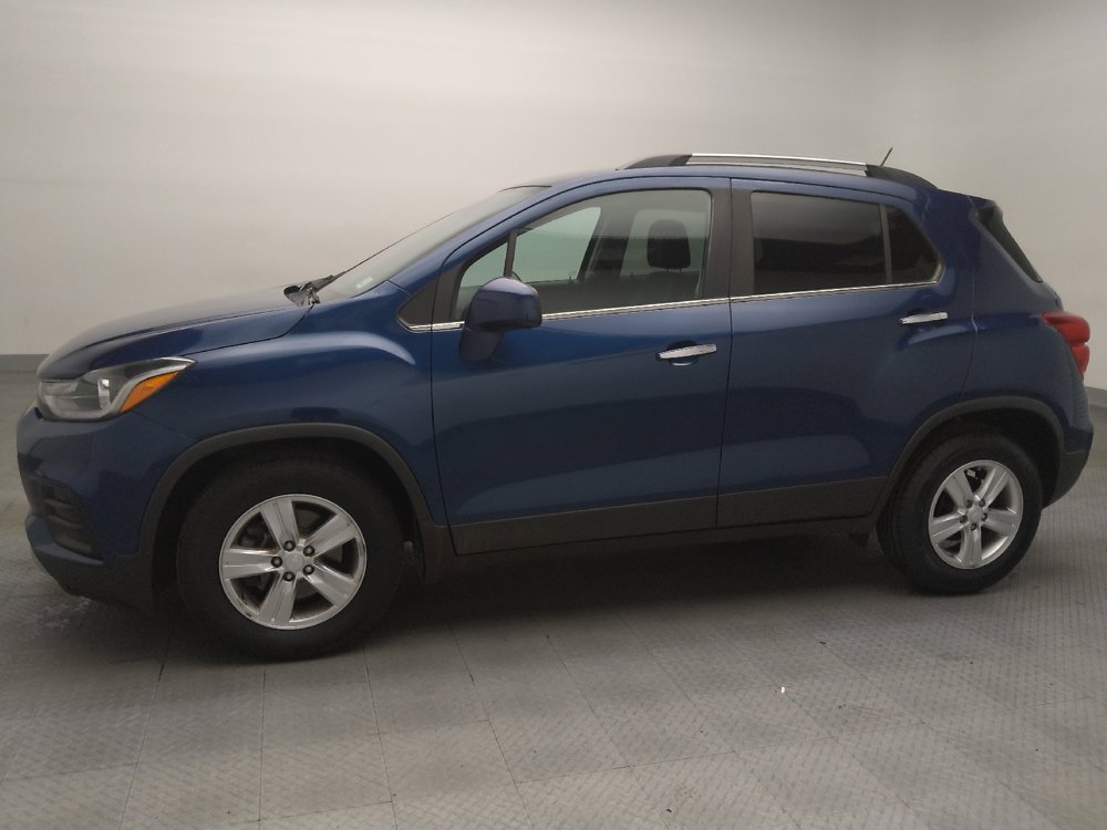 Used 2020 Chevrolet Trax LT w/ LT Convenience Package FWD image 2