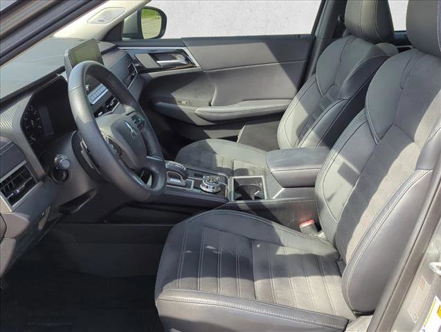 Used 2023 Mitsubishi Outlander SE FWD image 15