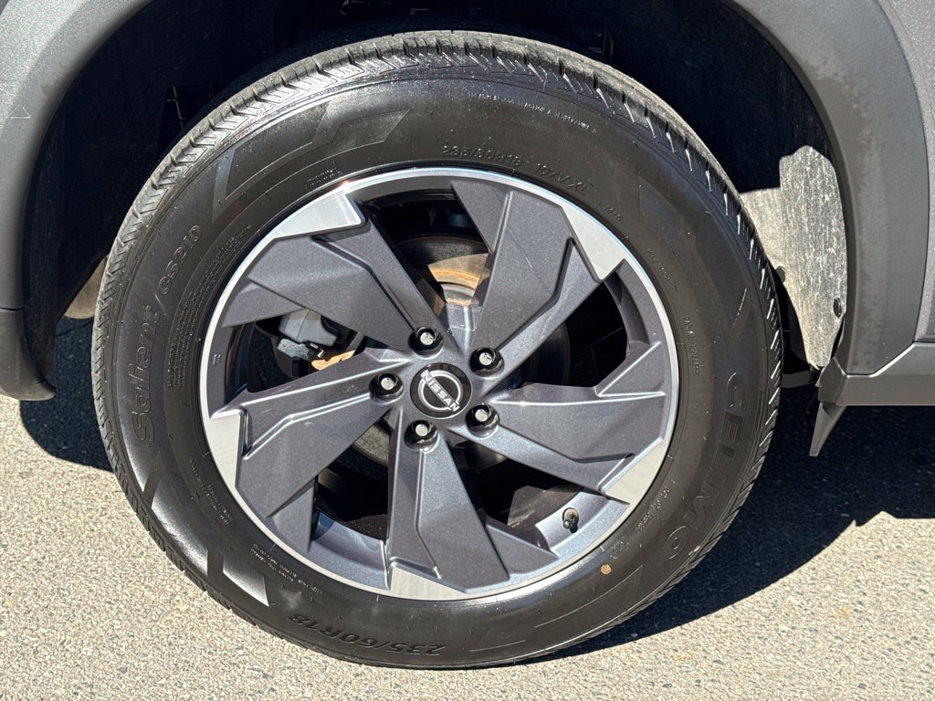 Certified 2024 Nissan Rogue SV FWD image 12