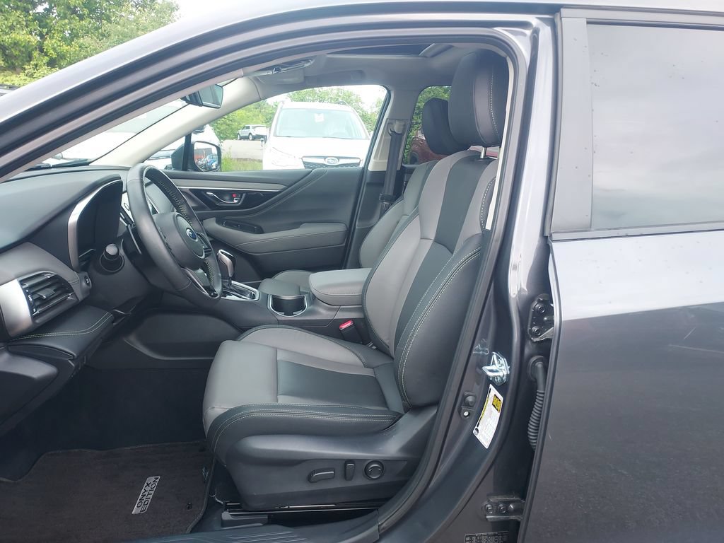 Certified 2025 Subaru Outback Onyx Edition AWD/4WD image 28