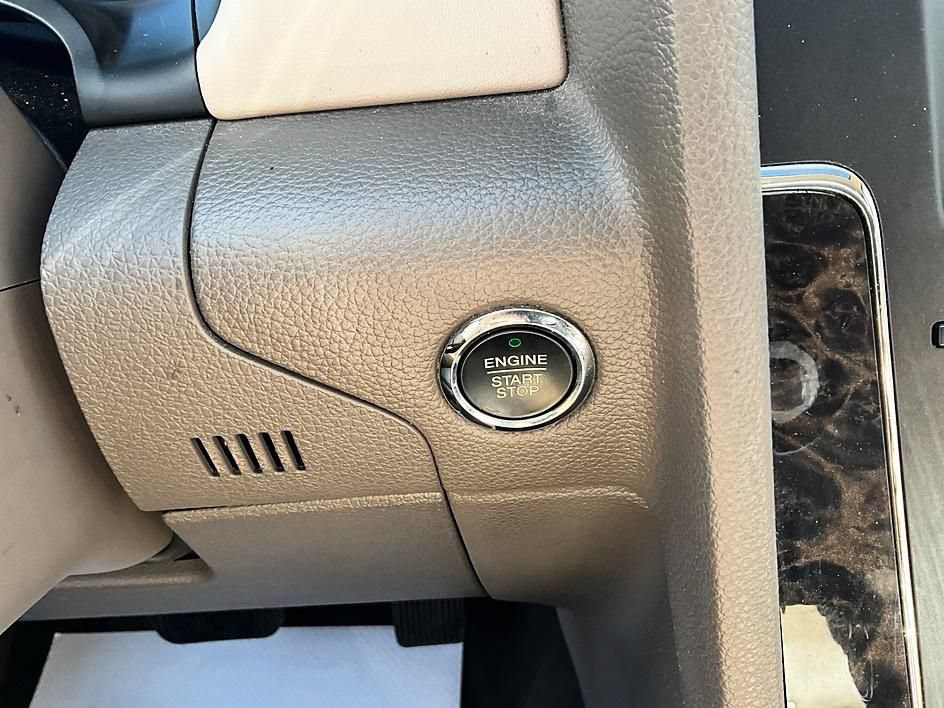 Used 2015 Lincoln Navigator L 4WD image 18