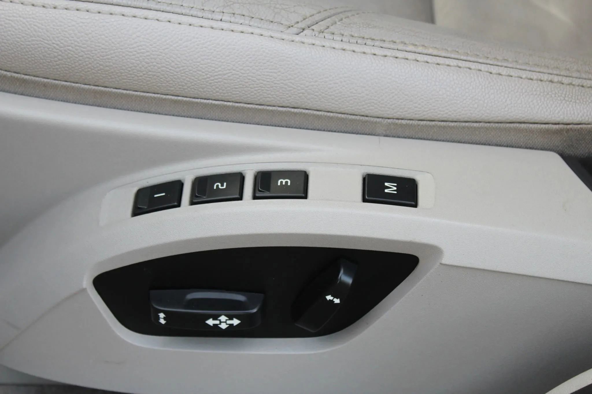 Used 2008 Volvo V50 T5 image 26