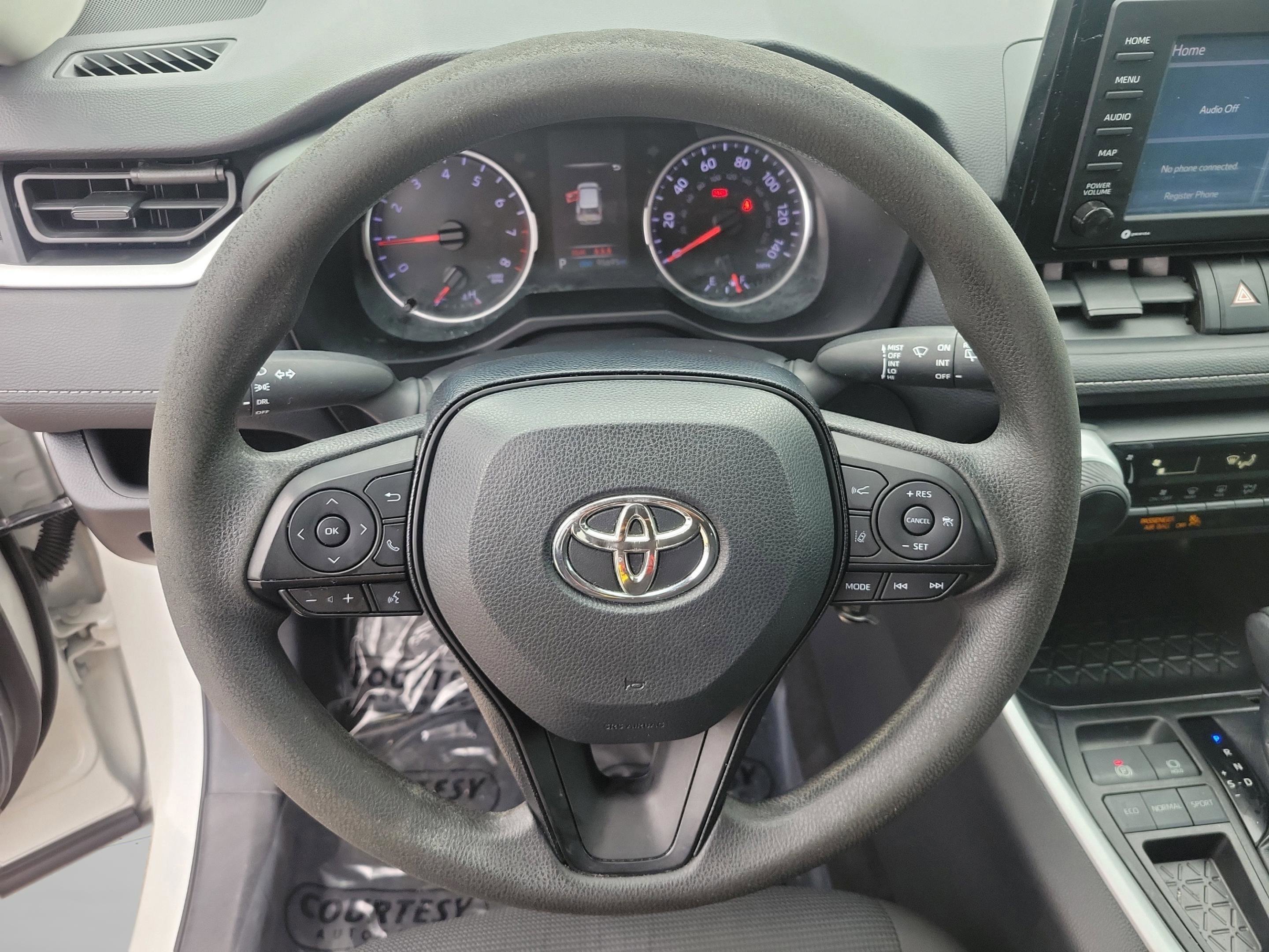 Used 2020 Toyota RAV4 LE image 25