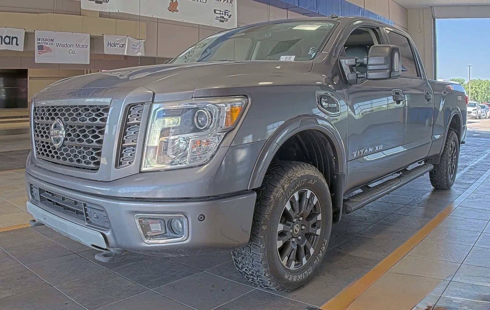 Used 2017 Nissan Titan PRO-4X w/ Pro-4x Convenience Package