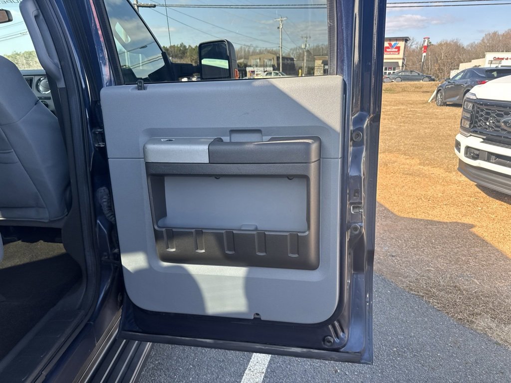 Used 2014 Ford F250 XLT w/ Snow Plow Prep Package image 30