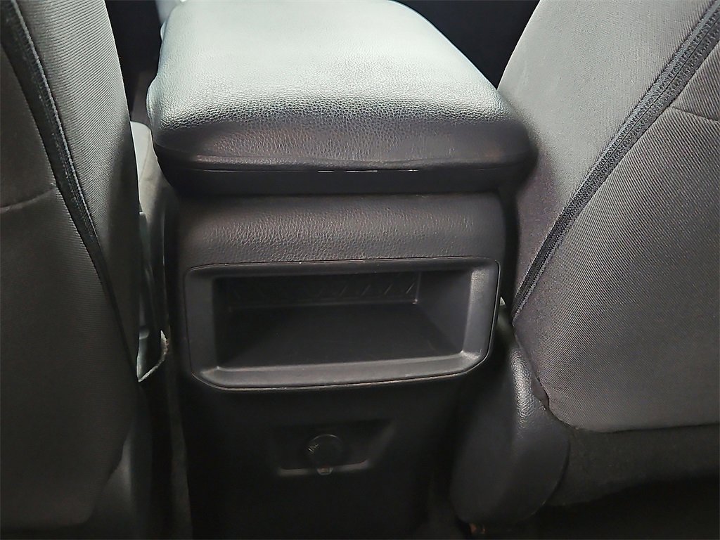 Used 2021 Toyota RAV4 LE image 17