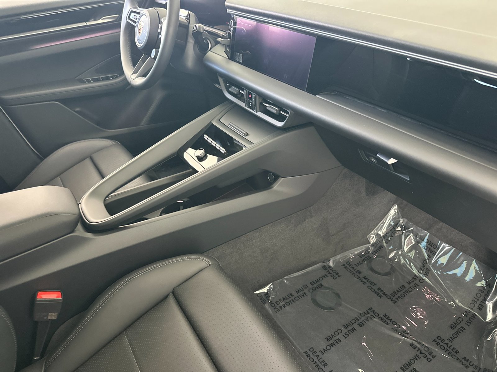 New 2026 Porsche Macan Electric RWD image 22