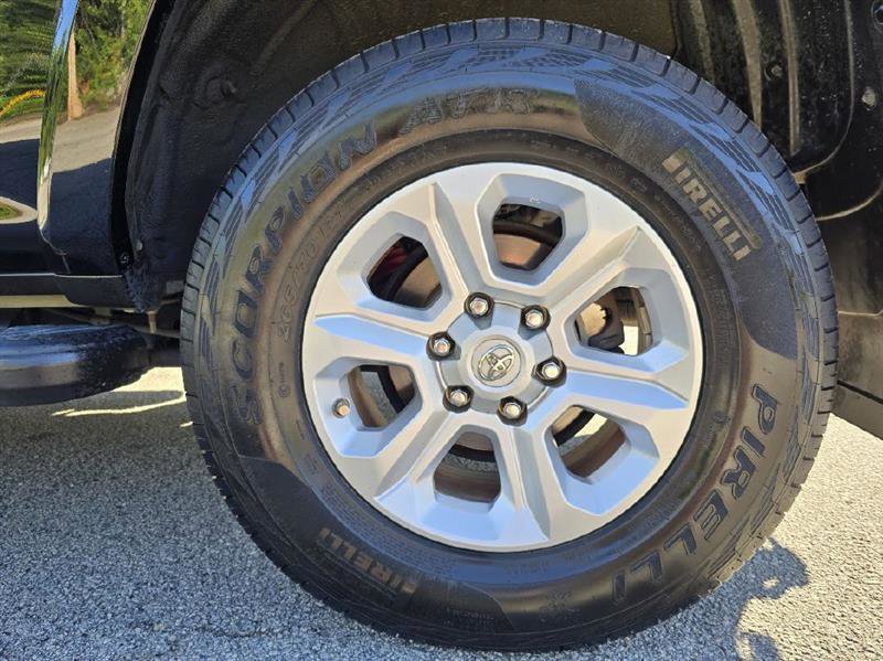 Used 2016 Toyota 4Runner SR5 AWD/4WD image 12