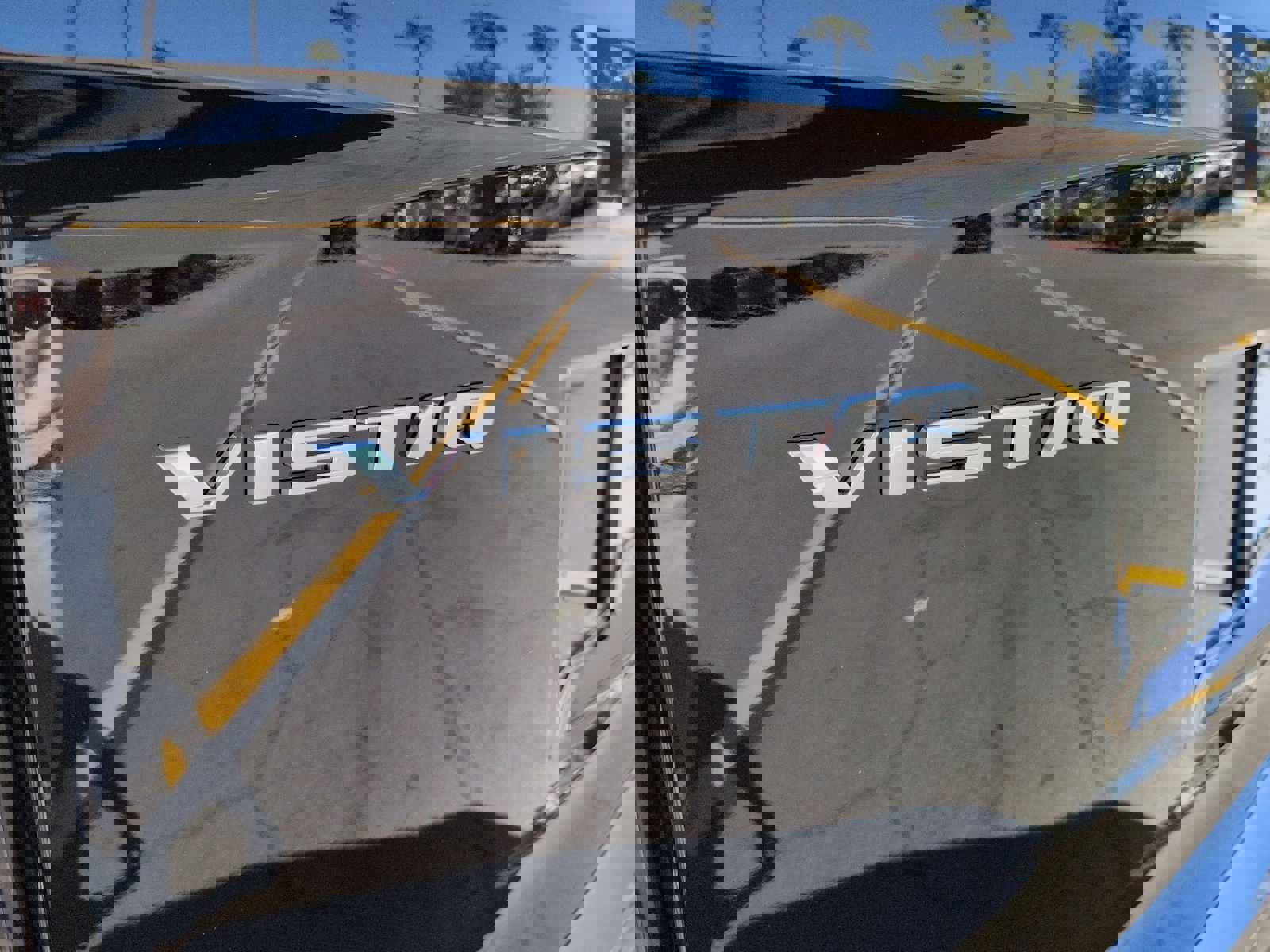 New 2026 Cadillac Vistiq Platinum image 9