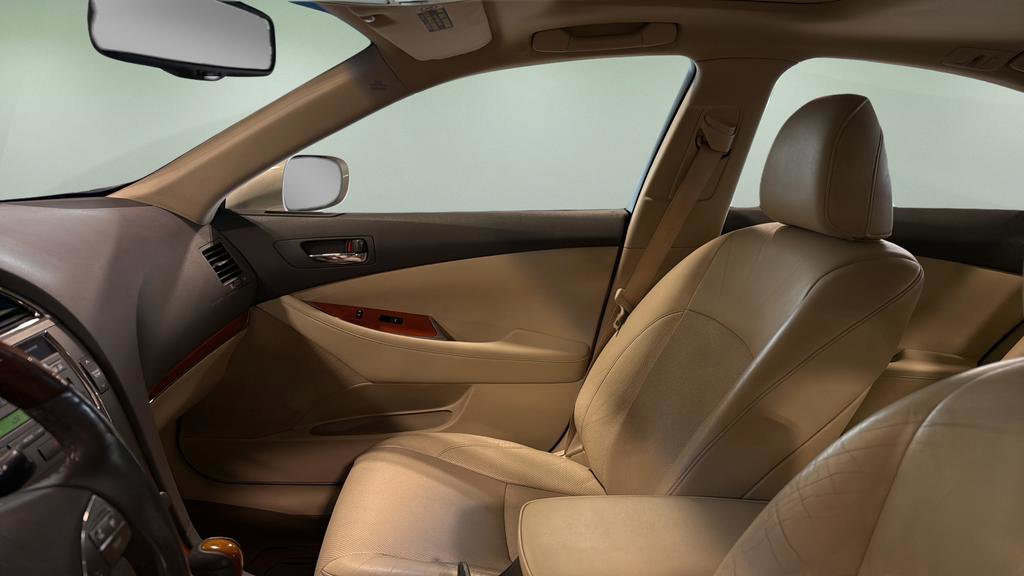 Used 2011 Lexus ES 350 image 2