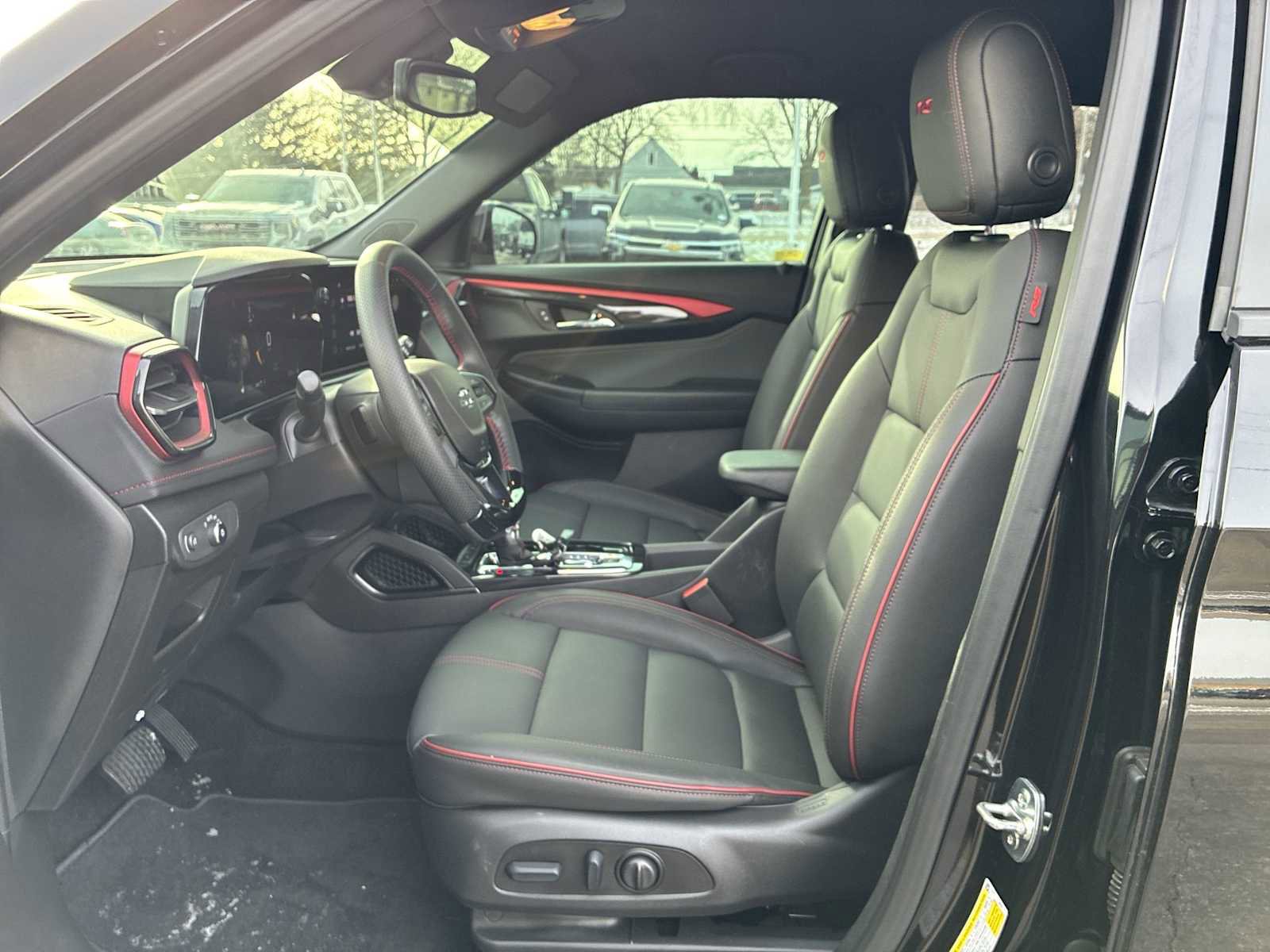 Used 2025 Chevrolet TrailBlazer RS w/ Convenience Package image 18