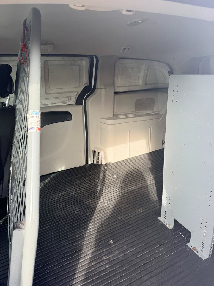 Used 2014 RAM C/V Tradesman FWD image 15