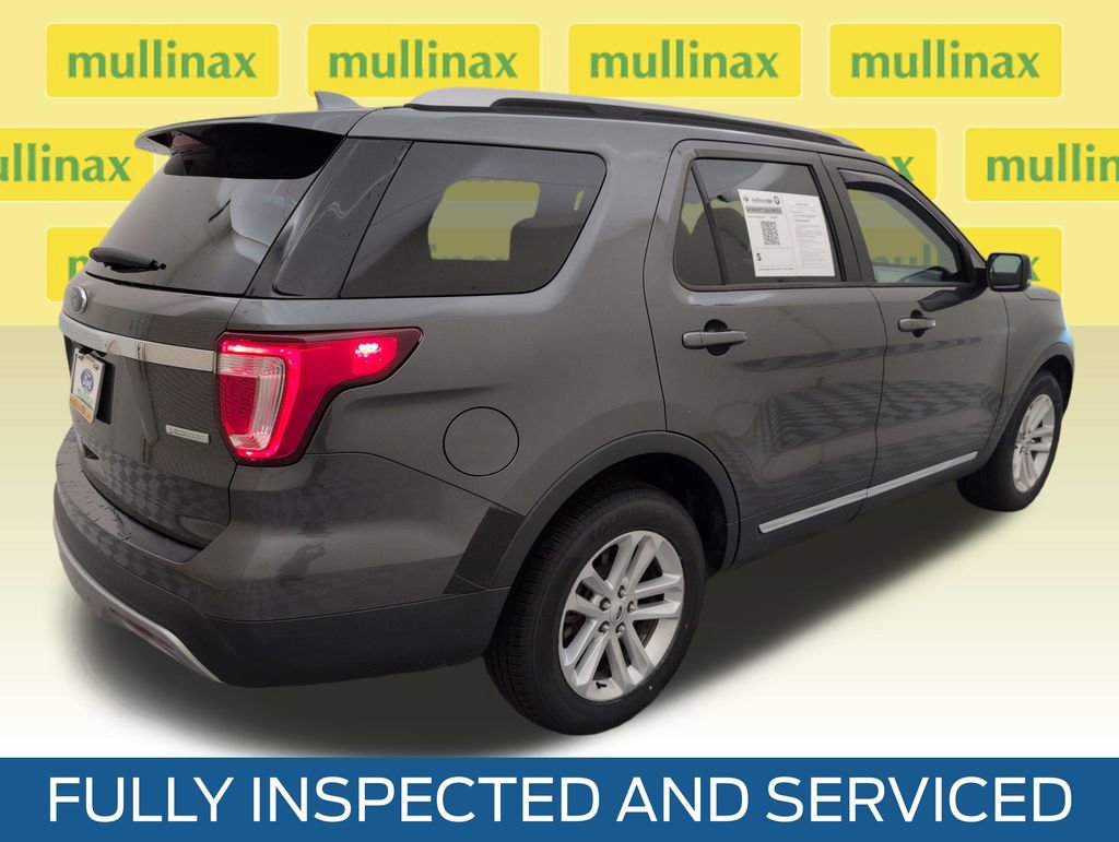 Used 2016 Ford Explorer XLT w/ Equipment Group 201A image 3
