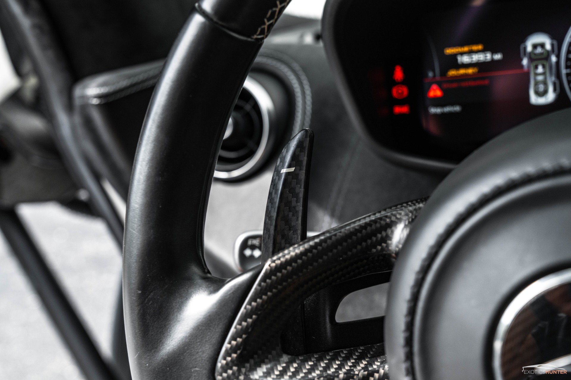 Used 2017 McLaren 570S image 26