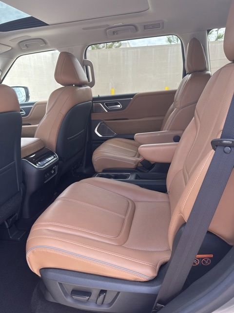 Used 2025 INFINITI QX80 Sensory AWD/4WD image 9
