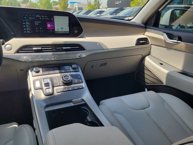 Used 2022 Hyundai Palisade Limited FWD image 13