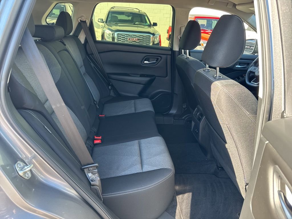 Used 2024 Nissan Rogue SV image 22