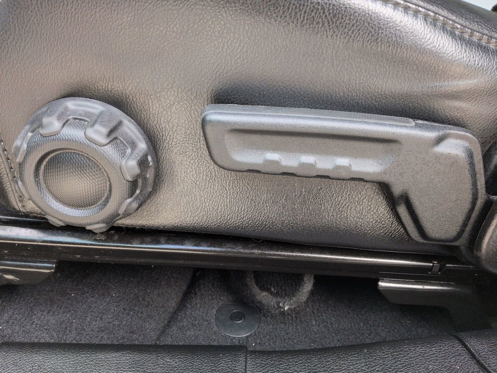 Used 2020 Jeep Wrangler Unlimited Rubicon w/ Uconnect 4C Nav & Sound Group image 19