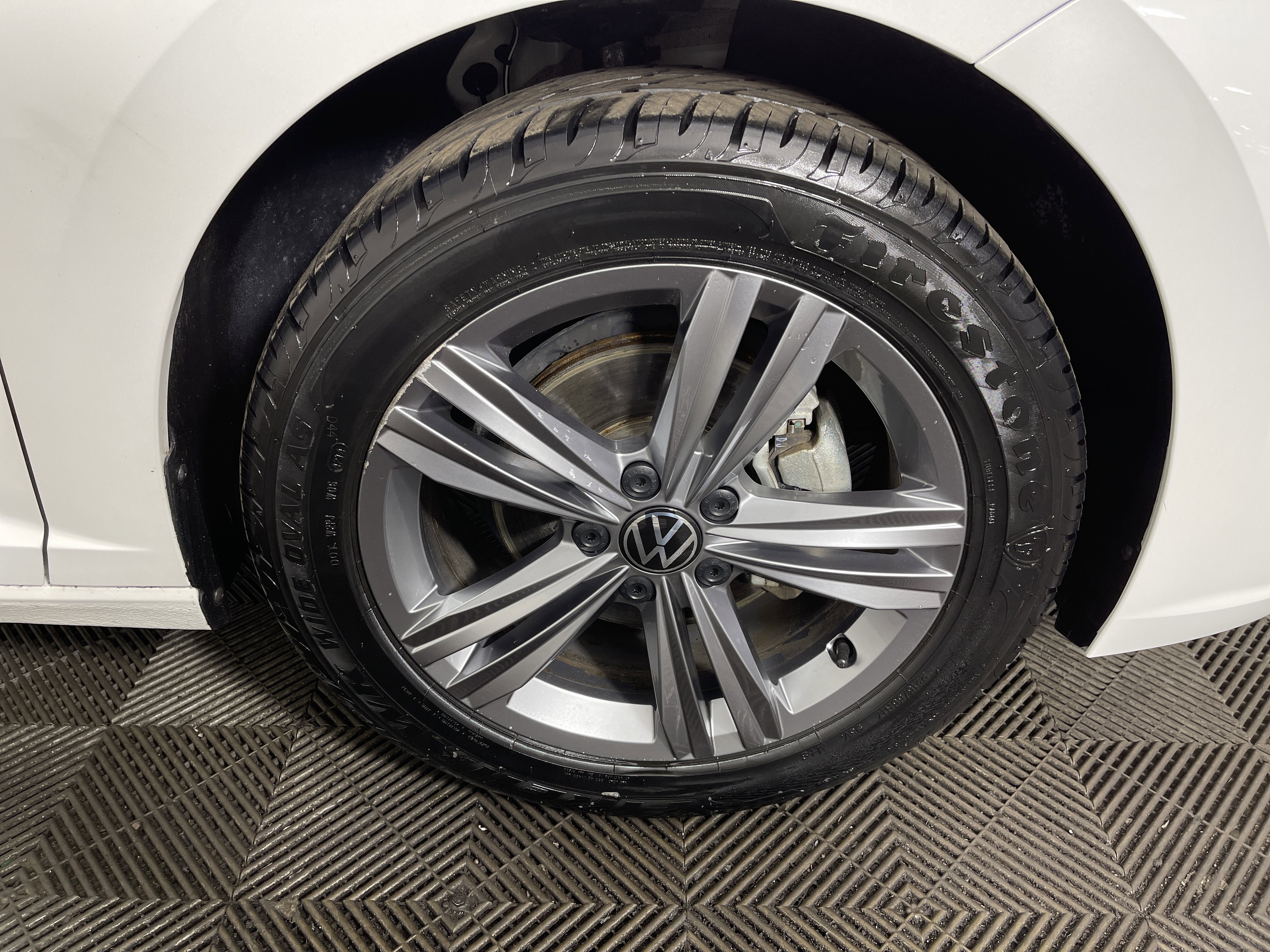 Used 2024 Volkswagen Jetta SE w/ Panoramic Sunroof Package image 7