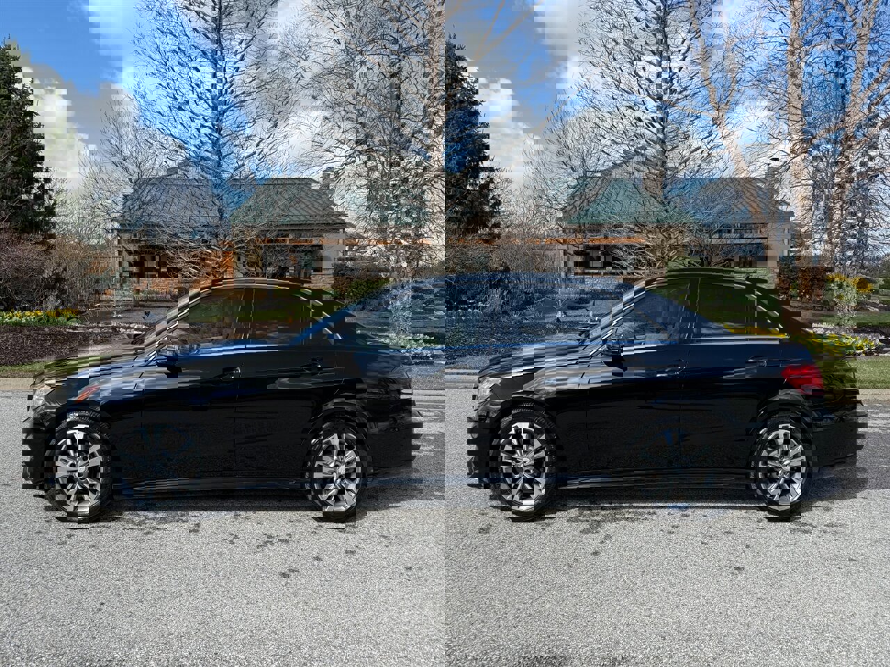 Used 2016 Mercedes-Benz E 350 Sedan image 2