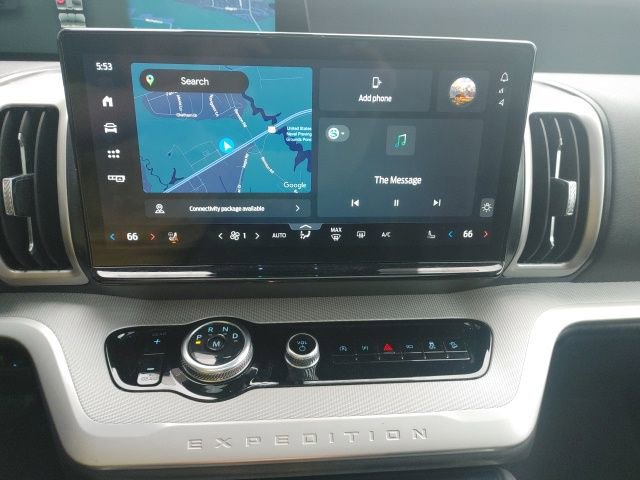 Used 2025 Ford Expedition Active image 28