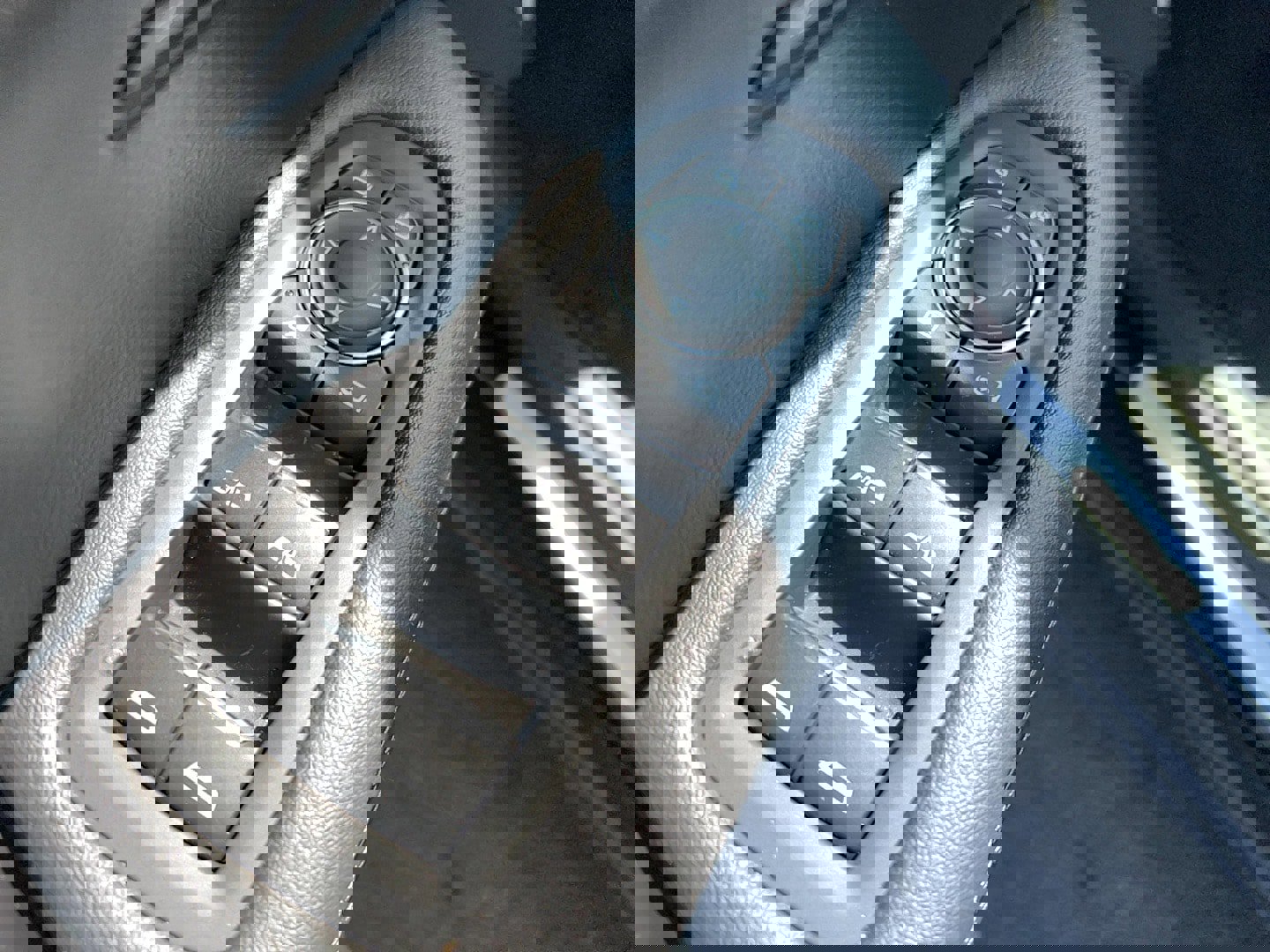 Used 2024 Cadillac XT6 Premium Luxury w/ Technology Package image 13