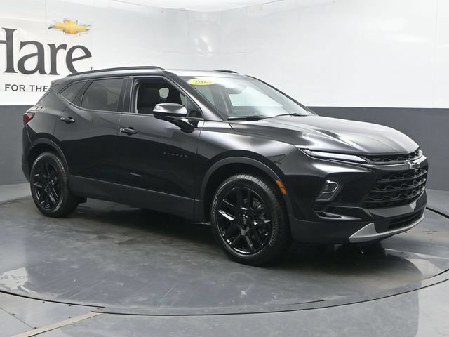 Used 2025 Chevrolet Blazer LT w/ Sound & Technology Package AWD/4WD image 6