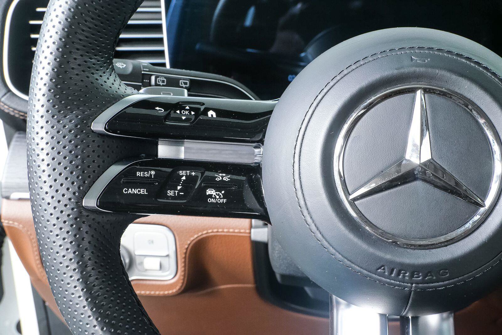 Used 2024 Mercedes-Benz GLS 580 4MATIC image 12