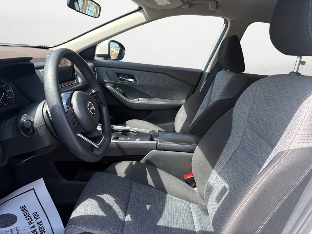 Used 2023 Nissan Rogue SV image 12