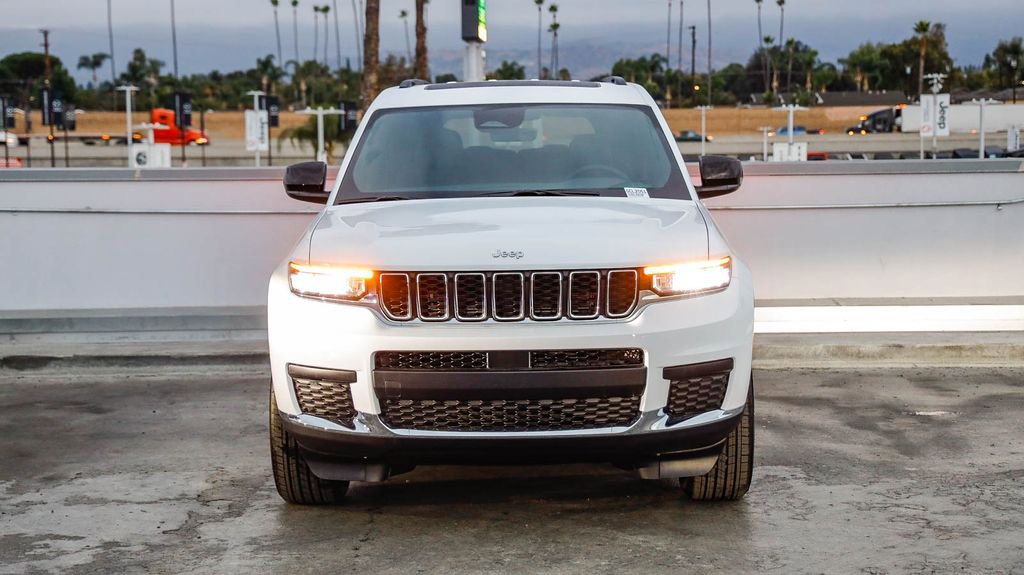 New 2025 Jeep Grand Cherokee L Laredo w/ Luxury Tech Group I image 3