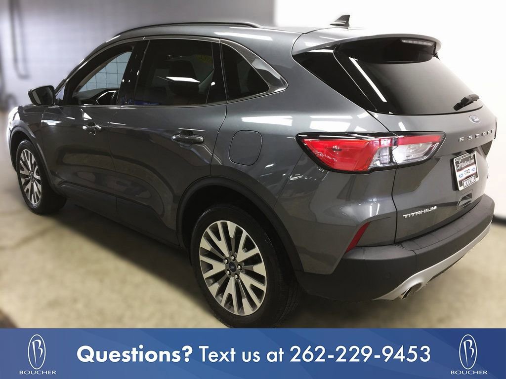 Certified 2022 Ford Escape Titanium image 4