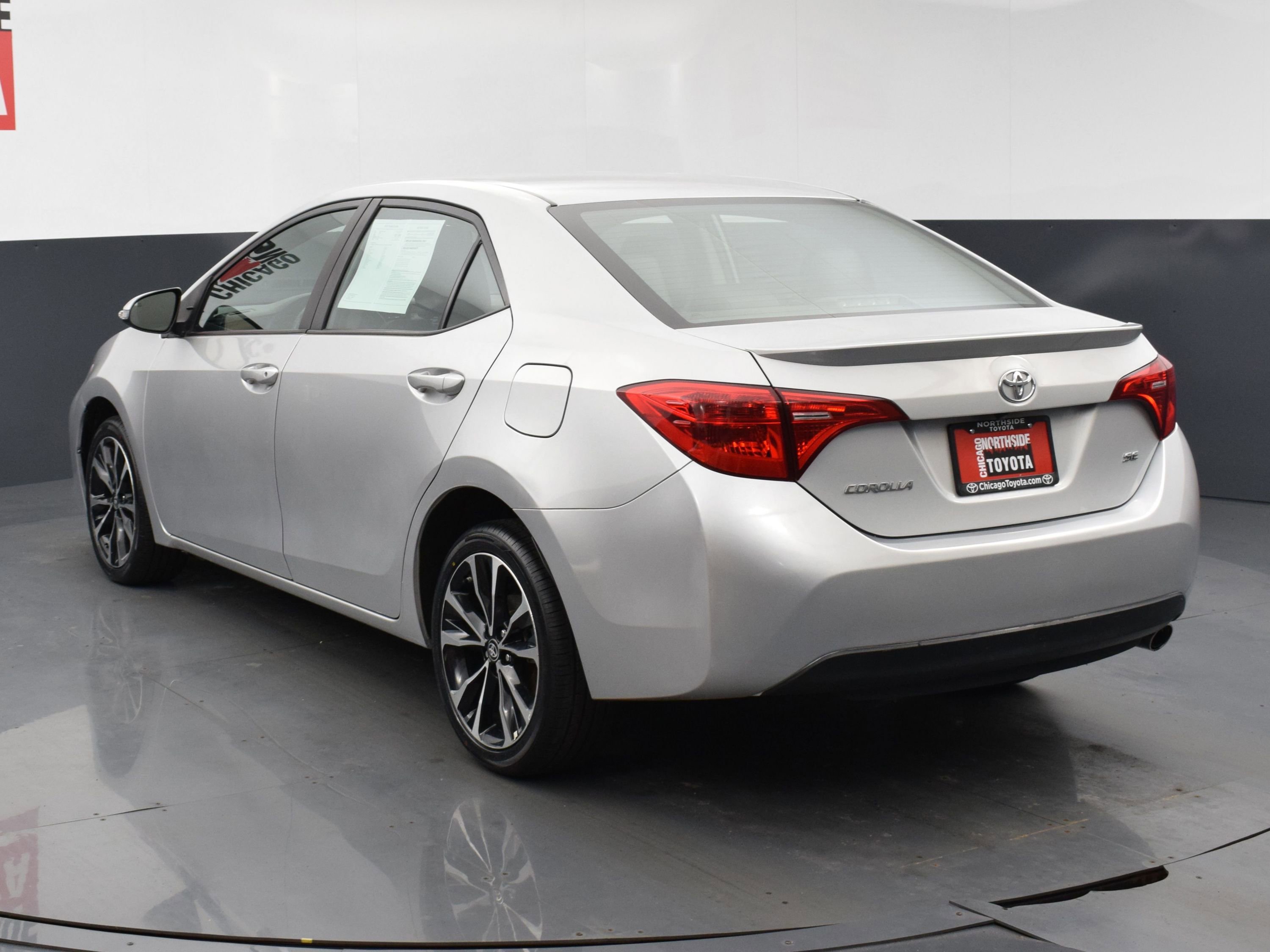 Used 2019 Toyota Corolla SE FWD image 3