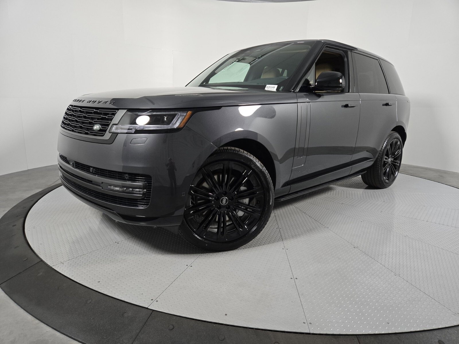 New 2025 Land Rover Range Rover SE