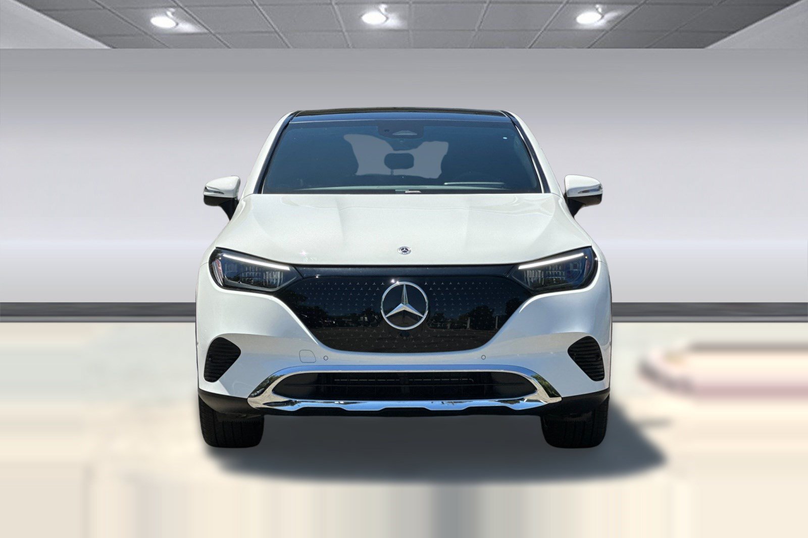 Used 2026 Mercedes-Benz EQE 320 4MATIC SUV image 5