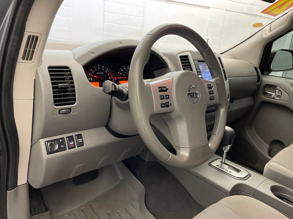 Used 2021 Nissan Frontier SV w/ Midnight Edition Floor Mats AWD/4WD image 18