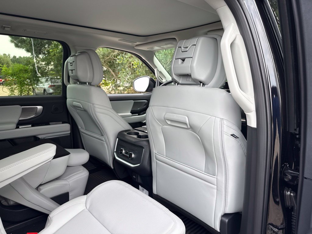 New 2027 Ford Expedition Max Platinum RWD image 54