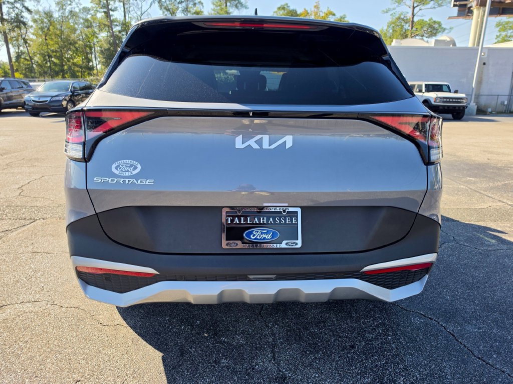 Used 2024 Kia Sportage EX FWD image 3