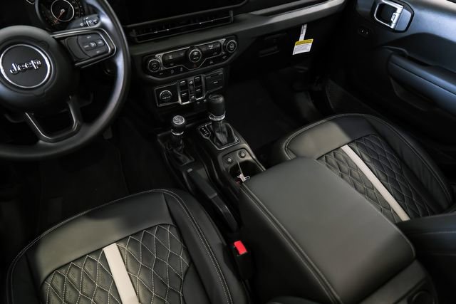 Used 2025 Jeep Gladiator Sport AWD/4WD image 36