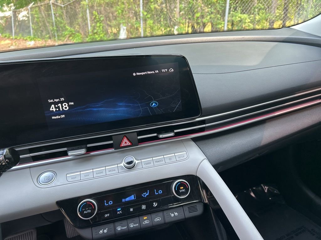 Used 2023 Hyundai Elantra Limited FWD image 17