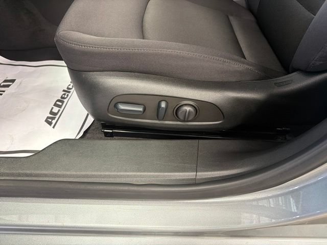 Used 2024 Chevrolet Malibu LT FWD image 12