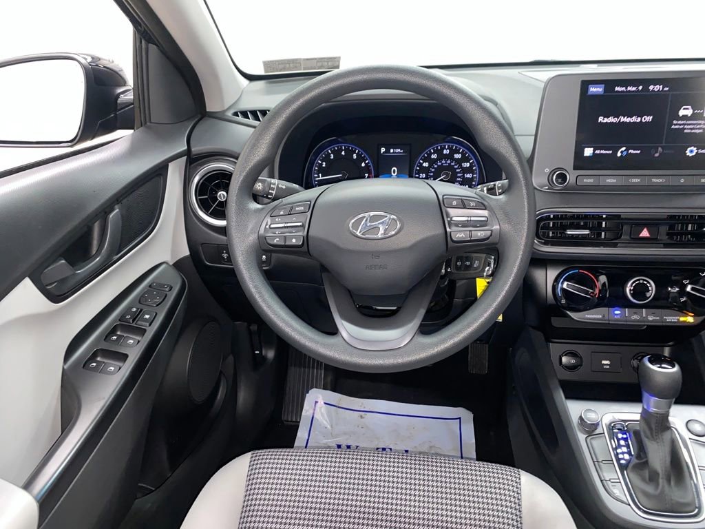 Used 2023 Hyundai Kona SE image 24