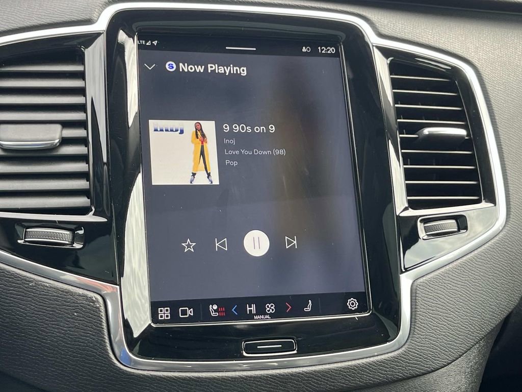 Used 2023 Volvo XC90 B6 Plus w/ Protection Package image 34